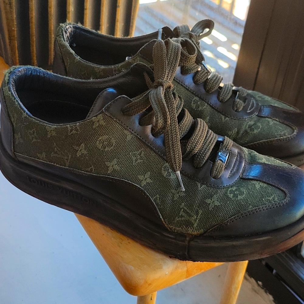 Louis Vuitton vintage sneakers (women) PLEASE WATCH VIDEO Before purchase.